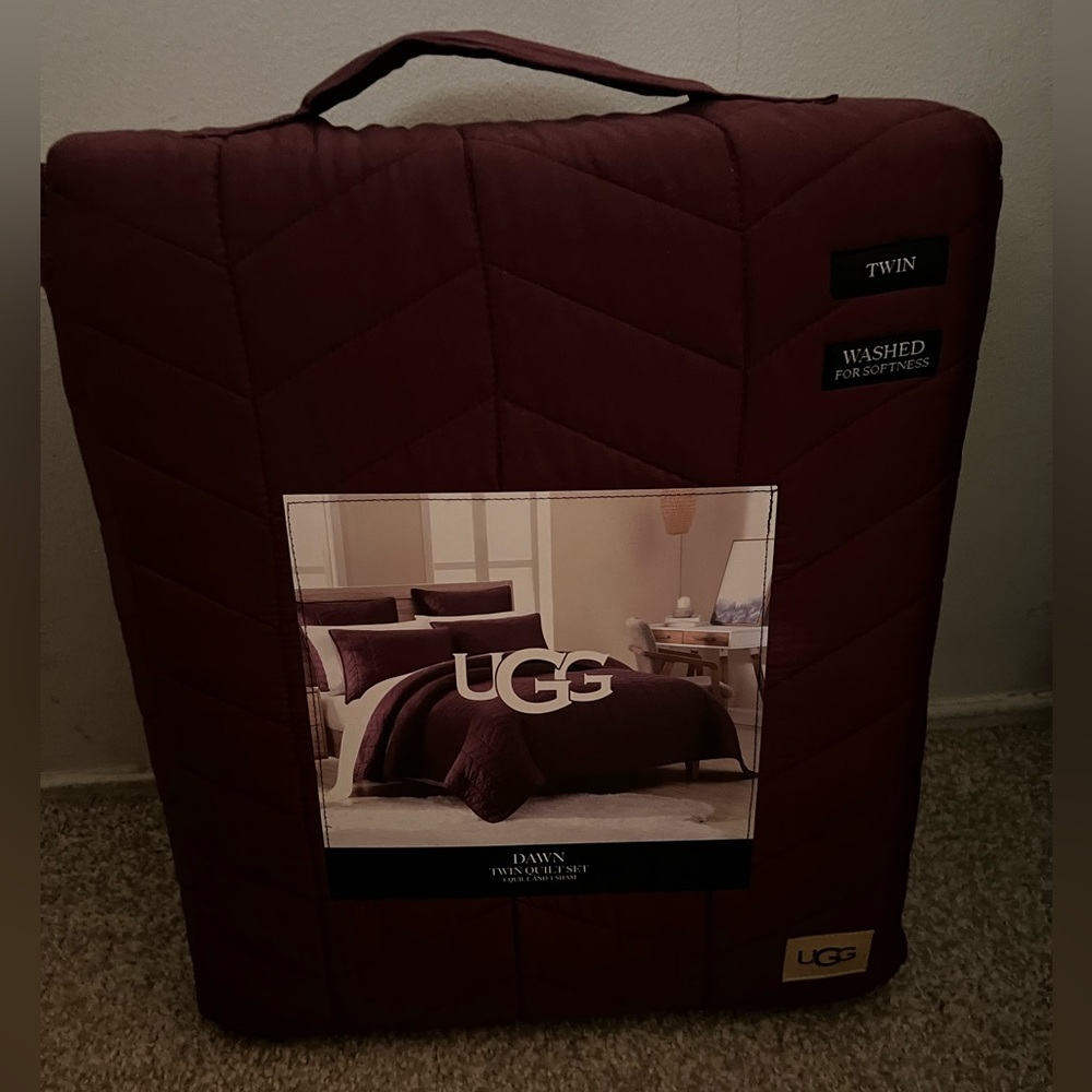 UGG Quilt Set
